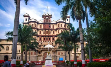 Shirdi to Indore Cab